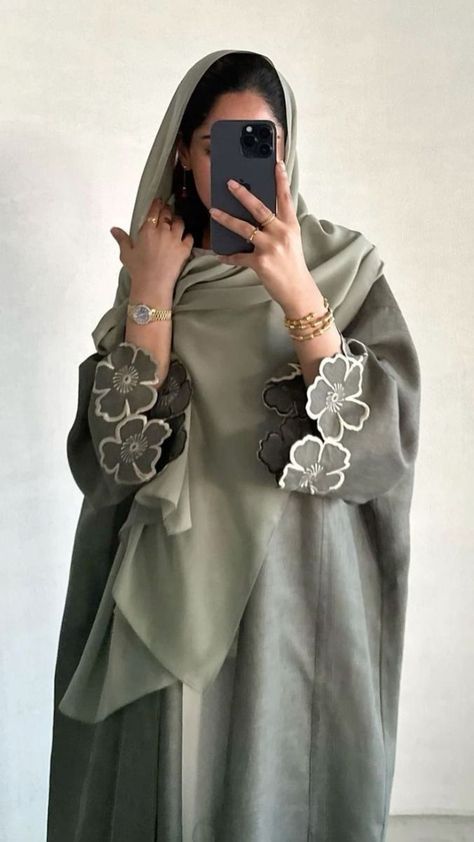 Cute Hijabi Outfits, Abaya Designs Latest, Elegant Outfit Classy, Iranian Women Fashion, Mode Abaya, Modest Dresses Casual, Dress Design Patterns, Muslim Fashion Hijab, Muslim Fashion Dress