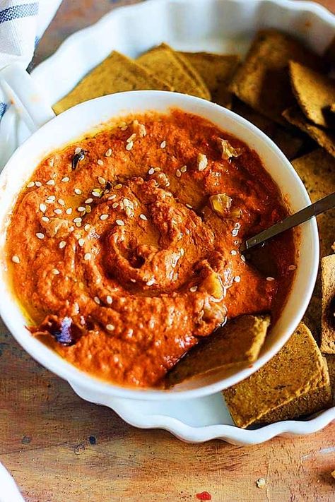 Roasted Red Peppers Recipes, Walnut Dip, Roasted Red Pepper Dip, Red Pepper Dip, Pepper Dip, Middle Eastern Cuisine, Tzatziki Recipes, Stuffed Pepper Dip, Grilled Peppers