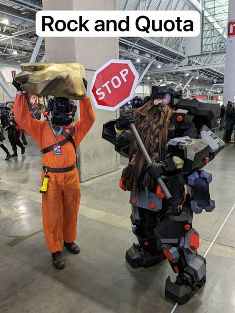 Lethal Company Cosplay, Lethal Company, Deep Rock Galactic, Gamer Meme, Gamer Humor, Fnaf Funny, Very Funny Pictures, Funny Reaction Pictures, Gaming Memes