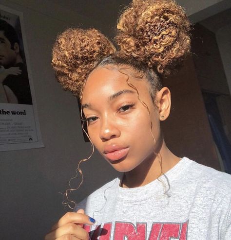 Like what you see, follow me.! PIN: @IIjasminnII✨GIVE ME MORE BOARD IDEASS Curly Hairstyles Black, Hairstyles Pakistani, 50s Hairstyles, Natural Hair Transitioning, Blonde Balayage Highlights, Short Curly Hairstyles, Protective Hairstyles For Natural Hair, Medium Curly, Hair Instagram