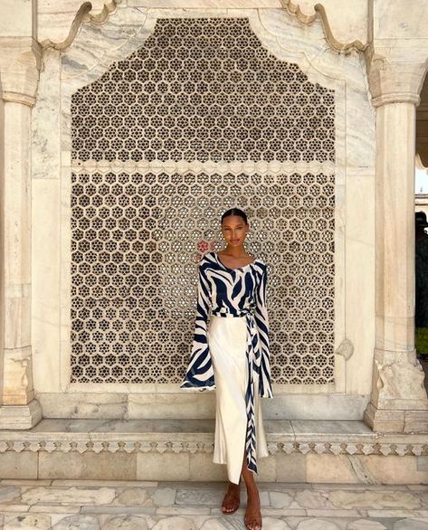 Dubai Woman Aesthetic, Megan Markle Fashion, Morocco Outfit Ideas Winter, Dubai Outfit Ideas For Women, Dubai Summer Outfits, Morocco Outfit Ideas, Dubai Fits, Jasmine Tookes Instagram, Jasmine Tookes Style