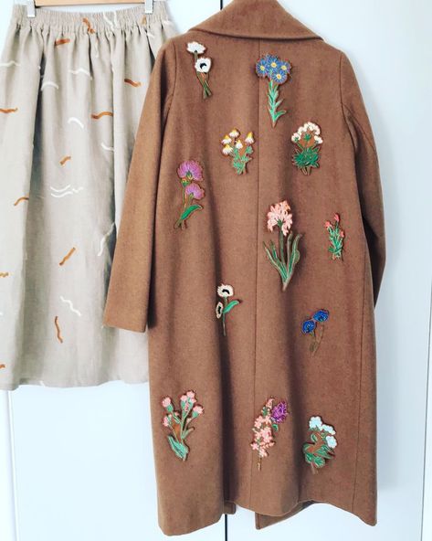 Wool Coat Embroidery, Embroidered Wool Coat, Embroidered Coats For Women, Embroider Jacket, Coat Embroidery, Korean Style Outfits, Flower Coat, Embroidery Coat, Patchwork Coat