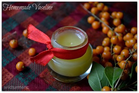 Homemade Vaseline that is 100% Free of Chemicals! Homemade Vaseline, Diy Vaseline, Vaseline Beauty Tips, Vaseline Petroleum Jelly, Coconut Oil Beauty, Beauty Tips For Hair, Unwanted Hair Removal, Be Natural, Diy Homemade