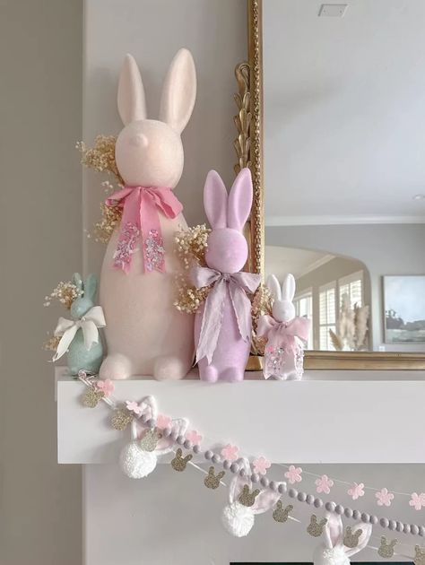 Easter Egg Crafts Preschool, Easter Fireplace Decor, Easter House Decorations, Easter Mantle Decor, Modern Easter Decor, Decor For Easter, Easter Mantle, Modern Easter, Easter Wreath Diy