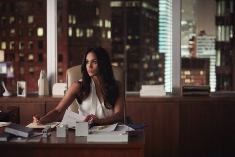 Movies, TV & Music | 46 Pictures of Meghan Markle on Suits to Remember Rachel Zane By | POPSUGAR Entertainment Photo 39 Suits Rachel, Meghan Markle Suits, Suits Tv Series, Rachel Zane, Jessica Pearson, Donna Paulsen, Gina Torres, Suits Show, Suits Tv Shows