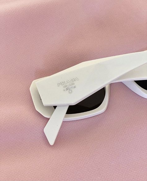 Prada Sunglasses Aesthetic, White Prada Sunglasses, Pink Aesthetic Pictures, Prada Aesthetic, Acrylic Nail Designs Coffin, Pink Glitter Wallpaper, Pink Wallpaper Girly, Pink Tumblr Aesthetic, Soft Pink Theme