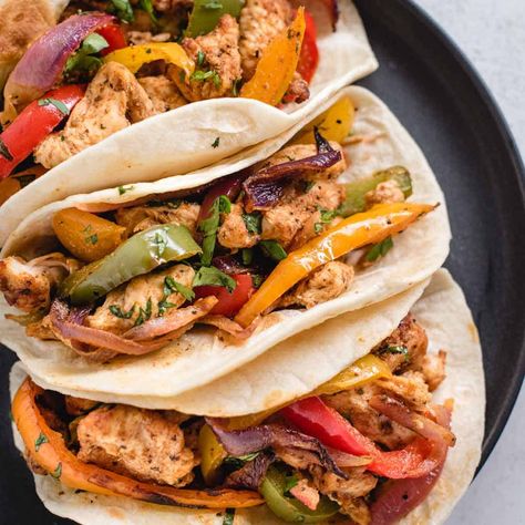 Air Fryer Chicken Fajitas, Fajita Spices, Homemade Seasoning, Crispy Chicken Wings, Fry Recipes, Air Fryer Recipes Chicken, Savory Chicken, Air Fryer Healthy, Homemade Seasonings