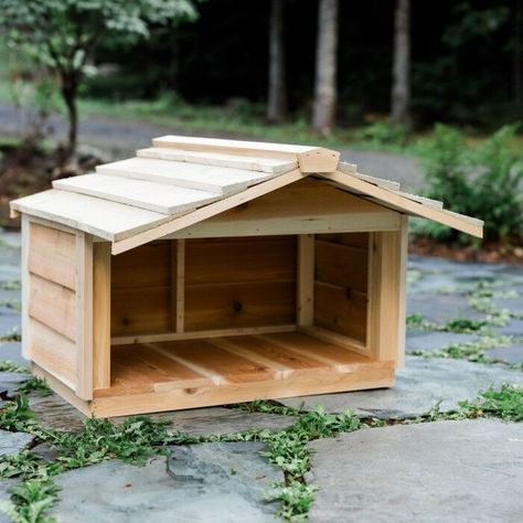 Cat Feeding Stations with Extended Roof for Outdoor Cats Outdoor Feeding Station For Cats, Outdoor Cat House Diy, Cat Shelters For Winter, Fury Family, Outdoor Cat Tree, Diy Cat Tower, Small Cat Tree, Outdoor Cat Shelter, Cat Feeding Station