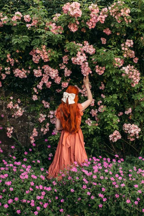 Old Dress, Dreamy Photography, Fairytale Photography, Fantasy Photography, Garden Girls, Princess Aesthetic, Aesthetic Images, 인물 사진, Fantasy Fashion