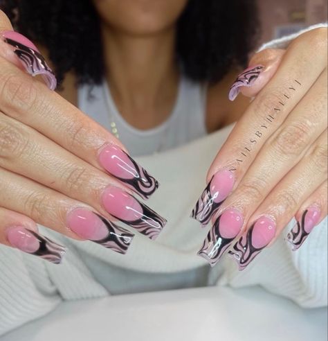 Pink And Black Swirl Nails, Swirl French Tip Nails, Nail Swirls, French Tip Swirl, Black Swirl Nails, Swirl French Tip, Pink French Tip, Swirl Nails, Glitter French Tips