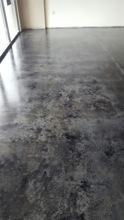 Black Polished Concrete Floor, Black Cement Floor, Cement Flooring Ideas, Black Epoxy Floor, Epoxy Concrete Floor, Stained Concrete Floor, Cement Flooring, Barn Bar, Concrete Staining