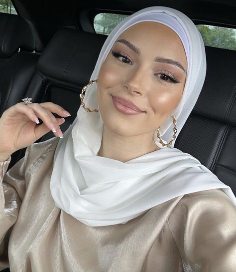 Hijabi Makeup Looks, Hijabi Makeup, Let Go Of Past, Self Forgiveness, White Hijab, Hijab Ideas, Hijab Makeup, Estilo Hijab, Past Mistakes