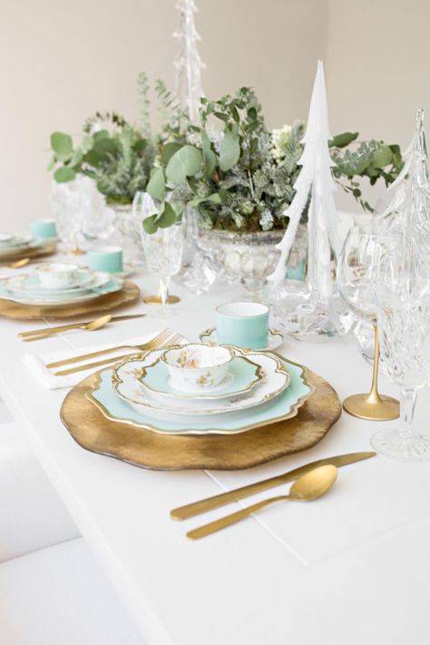 Holiday Hosting at Home #5: Christmas Table Settings, Decor, and More - Home with Holliday Hosting At Home, Pic Tips, Vermont Winter, Hosting Occasions, Holiday Hosting, Hosting Holidays, Table Setting Decor, Simple Christmas Decor, Limoges Porcelain