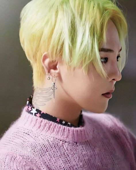 #hairstyles #haircut #gd #korean #koreanfashion #koreanfashiontrends #bigbang  #fashion #gdragon #greenhair #green #haircolor #kpop #koreanboy #singervehicledesign #idol Gdragon Hairstyle, Korean Haircut Men, G Dragon Hairstyle, G Dragon Fashion, Singer Vehicle Design, Hairstyle Color, Korean Haircut, Inside My Head, Bigbang G Dragon