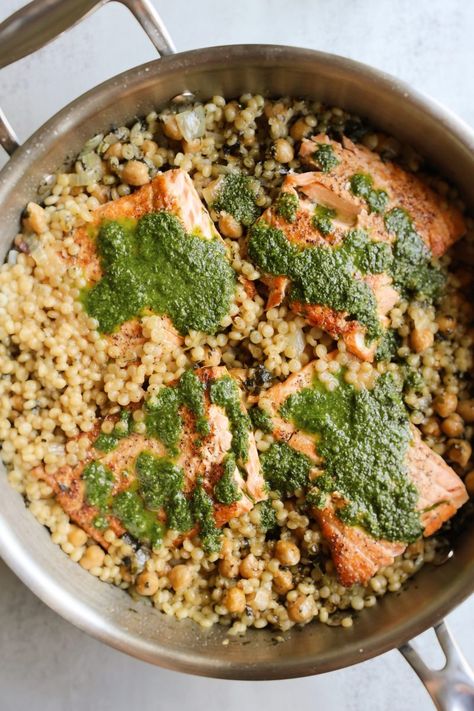 Herbed Pearl Couscous and Salmon - Something Nutritious Couscous And Salmon, Pearled Couscous Recipes, Salmon Couscous, Pearl Couscous Recipes, Flavored Chickpeas, Gluten Free Orzo, Pearl Couscous Salad, Main Salad, Pearl Couscous