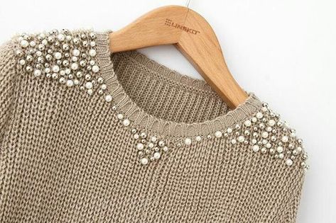 light bead embroidery on a cashmere sweater sewing discussion topic @ PatternReview.com Renda Kebaya, Diy Sweater, Mode Tips, Diy Vetement, Old Clothes, Winter Mode, Loose Sweater, Knitted Sweater, Beaded Embroidery