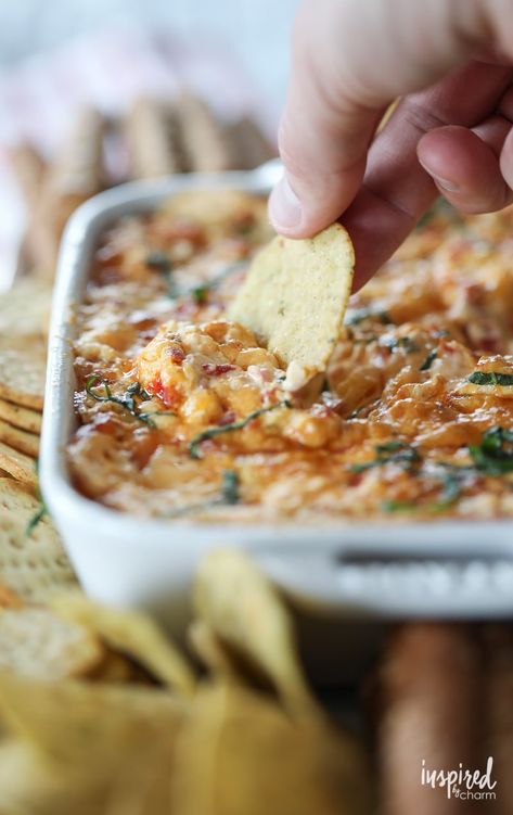 Red Pepper Dip Recipe, Pepper Dip Recipe, Spicy Buffalo Chicken Dip, Yummy Appetizers Parties, Red Pepper Recipes, Bbq Party Food, Roasted Red Pepper Dip, Red Pepper Dip, Pepper Dip