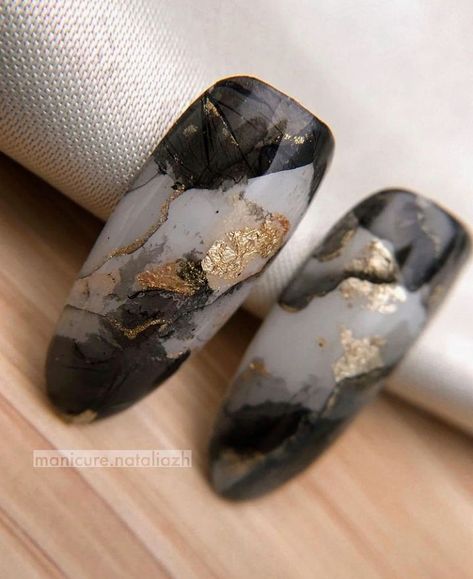 Black Marble Nails With Gold Flakes, Foggy Nails, Mramor Nail, Black Marble Nail Designs, Burgundy Marble Nails, Nails Inspiration Black, Black Marble Nails, Stone Nail Art, Grey Nail Designs