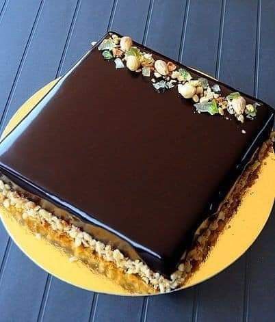 Square Chocolate Cake, Pastry Chef Cake, Brookies Recipe, Delicious Chocolate Cake, Chocolate Cake Designs, Cake Decorating For Beginners, Chocolate Cake Recipe Easy, Square Cake, Chocolate Cake Decoration