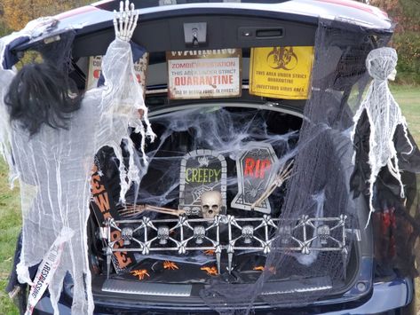 Trunk Or Treat Zombie Theme, Zombie Trunk Or Treat, Halloween Outside, Zombie Party, Treat Ideas, Trunk Or Treat, Halloween Party Decor, Diy Halloween Decorations, Diy Halloween