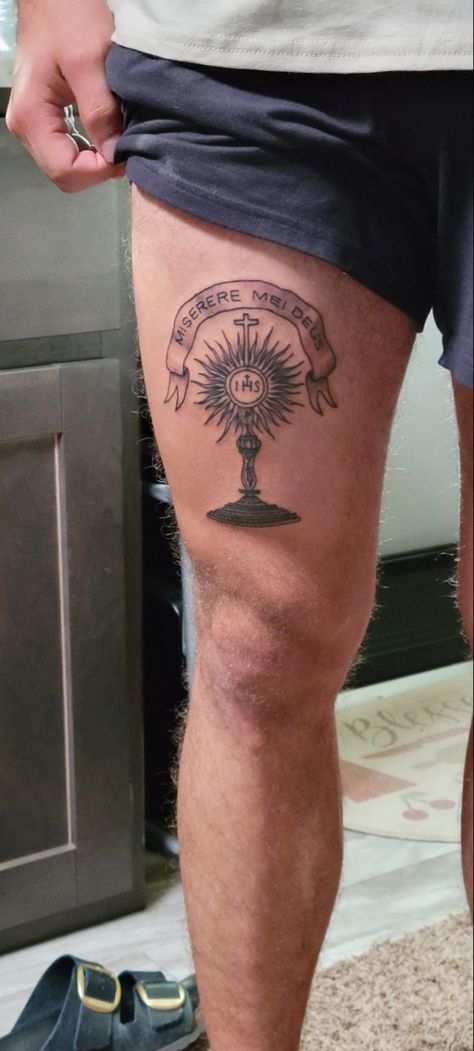 Catholic Back Tattoo, Catholic Tattoos Men, Holy Tattoos For Men, Monstrance Tattoo, Eucharist Tattoo, Roman Catholic Tattoos, Catholic Tattoos For Men, Holy Tattoos, Saint Tattoo