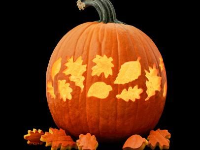 Best Pumpkin Carving Ideas Creative, Leaf Pumpkin Carving, Thanksgiving Pumpkin Carving, Creative Pumpkin Carving Ideas, Decorated Pumpkin, Carve A Pumpkin, Pumpkin Carving Tools, Pumkin Carving, Carving Stencils