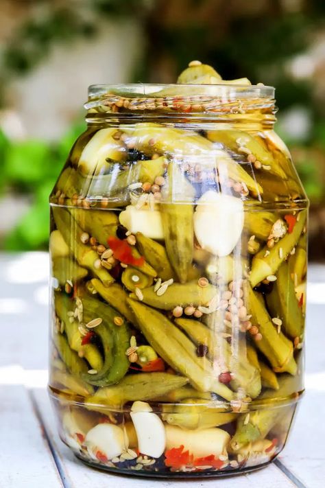 Pickled Okra (Crisp, Peppery & Flavorful) | Chef Tariq | Food Blog Pickled Okra Recipe, Pickled Okra Recipes, Pickled Vegetables Recipe, Okra Stew, Okra Recipe, Pickled Okra, Canning Pickles, Home Canning Recipes, Canning Vegetables