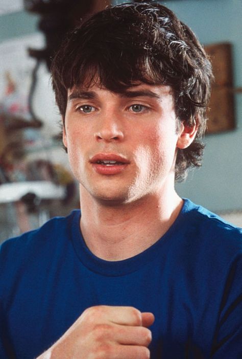 Tom Welling as Charlie Baker in Cheaper by the Dozen Blake Anderson, Tom Welling Smallville, Nicole Eggert, Comic Superman, Cheaper By The Dozen, Tom Welling, Hey Handsome, Snoopy Wallpaper, First Crush