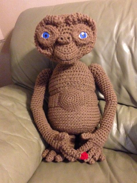 Crochet ET doll - Handmade ET Movie Amigurumi Movie Characters, Wifi Code, E.t Movie, Et The Extra Terrestrial, Crochet Dreams, Amigurumi Ideas, Extra Terrestrial, Color Meanings, Crochet Items