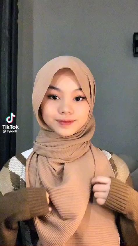 Tutor Pasmina Simple, Tutorial Shawl Hijab Style, Toturial Tudung Shawl, Shawl Tutorial Hijab, Pashmina Tutorial, Tutorial Tudung, Style Pashmina, Shawl Tutorial, Pakaian Hipster