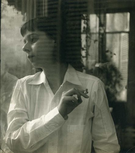 “All we can do is go around telling the truth.” ― Carson McCullers, The Heart Is a Lonely Hunter Carson Mccullers, Telling The Truth, Women Writers, People Of Interest, Southern Gothic, Black Person, Writers Write, Book Writer, Margaret Atwood