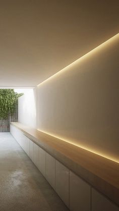 Indoor Led Lighting Ideas, Living Room Lighting Design, Modern Home Offices, Corridor Design, Cove Lighting, Ceiling Detail, Lighting Concepts, Indirect Lighting, Linear Lighting