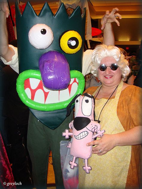 Courage The Cowardly Dog Cosplay | courage the cowardly dog 3 1 Courage The Cowardly Dog Costume, Best Dog Halloween Costumes, Rapunzel Outfit, Old Cartoon Network, Amazing Halloween Costumes, Courage The Cowardly Dog, Cowardly Dog, Samhain Halloween, Clever Halloween Costumes