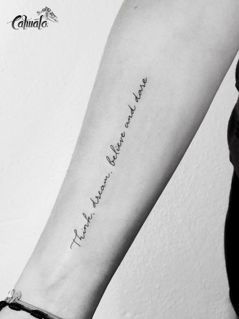 Forearm Writing Tattoo, Forearm Quote Tattoo, Forearm Script Tattoo, Forearm Word Tattoo, Tato Lengan Bawah, Font Tato, Forearm Tattoo Quotes, Tattoo Fonts Cursive, Phrase Tattoos