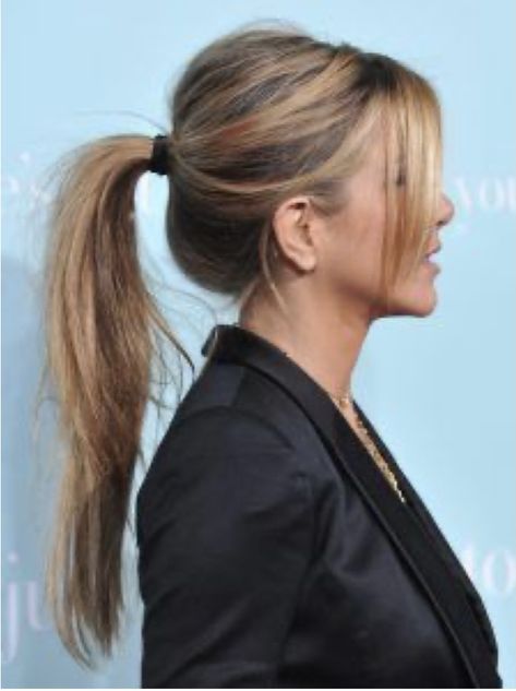 Jennifer Aniston Hair Up Do, Jennifer Aniston Ponytail, Blonde Hair Jennifer Aniston, Jennifer Aniston Haircut, Jennifer Aniston Hair Color, Hair In A Ponytail, Jennifer Aniston Hair, Jennifer Aniston Style, Jen Aniston