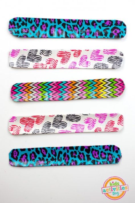 DIY Slap Bracelets 80s Crafts For Kids, Popstick Craft, Friendship Bracelets Easy, Duct Tape Crafts, Homemade Bracelets, Slap Bracelets, Crafts For Seniors, Diy Bracelets Easy, Snap Bracelets