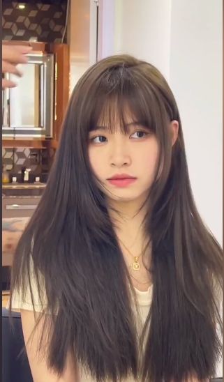 Asian Bangs Long Hair, Full Bangs Long Hair, Long Hair With Bangs And Layers, Korean Long Hair, Asian Long Hair, Long Haircuts With Bangs, Light Bangs, Cute Bangs, Hair Inspiration Long