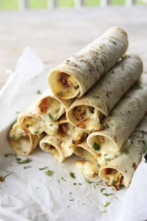 Baked Breakfast Taquitos - Foodie With Family Quick And Easy Brunch Recipes, Breakfast Taquitos, Recipes Brunch, Baked Breakfast, Easy Brunch Recipes, Breakfast Bites, Classic Breakfast, Easy Brunch, What's For Breakfast