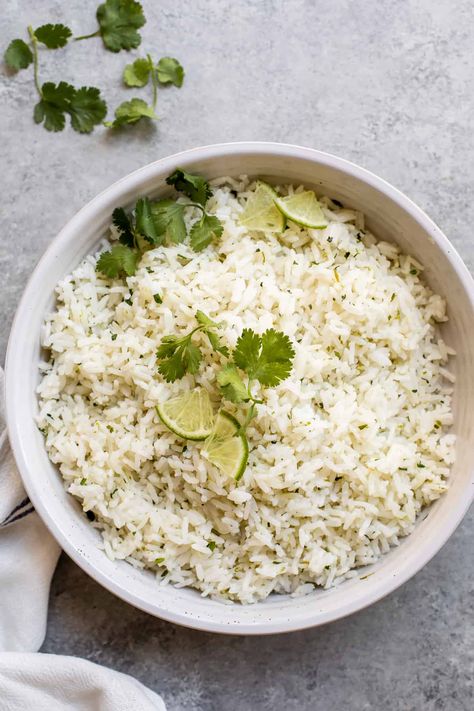 Little Broken - Food recipes from real ingredients Lime Rice Cilantro, Louisiana Rice, Chipotle Cilantro Lime Rice, Chipotle Recipe, Coconut Lime Rice, Copycat Chipotle, Cilantro Rice, Mango Avocado Salsa, Recipe Rice