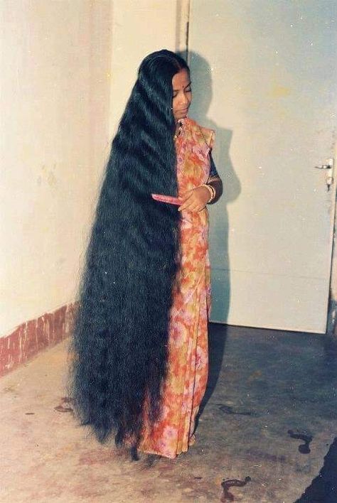 Thicken Hair Naturally, Herbs To Grow, Long Hair Images, Long Indian Hair, Extremely Long Hair, Long Healthy Hair, Big Curly Hair, Really Long Hair, Indian Hair