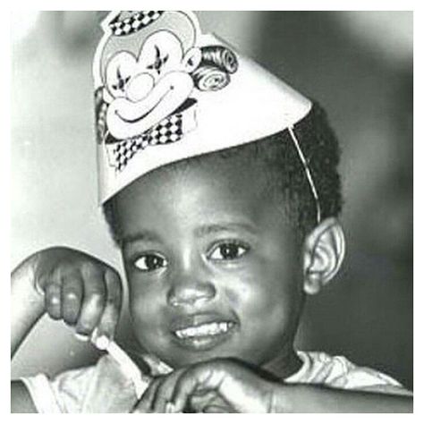 Pin for Later: The Ultimate Celebrity Throwback Gallery Kanye West Kim Kardashian posted this photo in honor of her husband's 38th birthday, with the adorable caption, "'Happy Cake Daddy' - North." Celebrity Baby Pictures, Childhood Pictures, Celebrities Then And Now, Young Celebrities, Eddie Murphy, The Windy City, Stanley Kubrick, Celebrity Babies, Lil Wayne