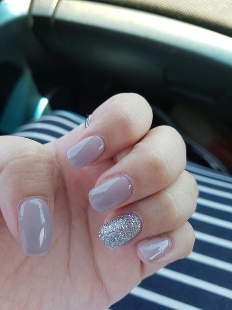 Grey Sparkly Nails, Sns Nails Designs, Nails Grey, Ideas For Nails, Ring Finger Nails, Grey Nail Designs, Classy Nail, Pretty Nail Colors, Beauty Hacks Nails