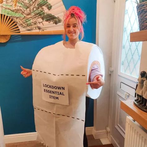 Funny toilet paper costume Toilet Paper Halloween Costumes, Blind Leading The Blind Costume, Diy Toilet Costume, Toilet Costume, Unusual Halloween Costumes, Crazy Halloween Costumes, Paper Costume, Halloween Costume Props, Kids Toilet