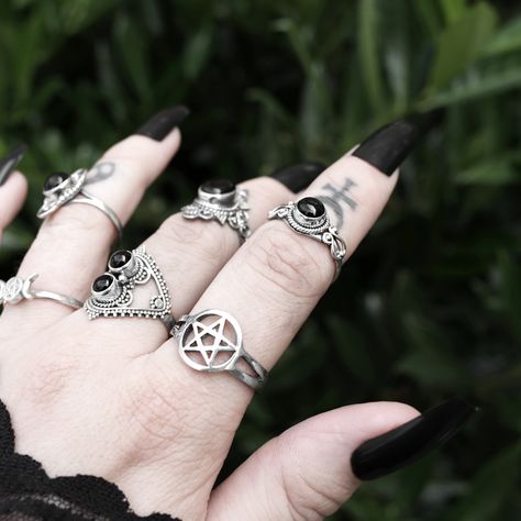 Goth Jewelry Rings, Goth Clean Girl Aesthetic, Goth Rings Aesthetic, Silver Gothic Rings For Gifts, Gothic Silver Ring Jewelry, Grunge Rings, Rings Aesthetic Silver, Witchy Rings Silver, Witchy Rings