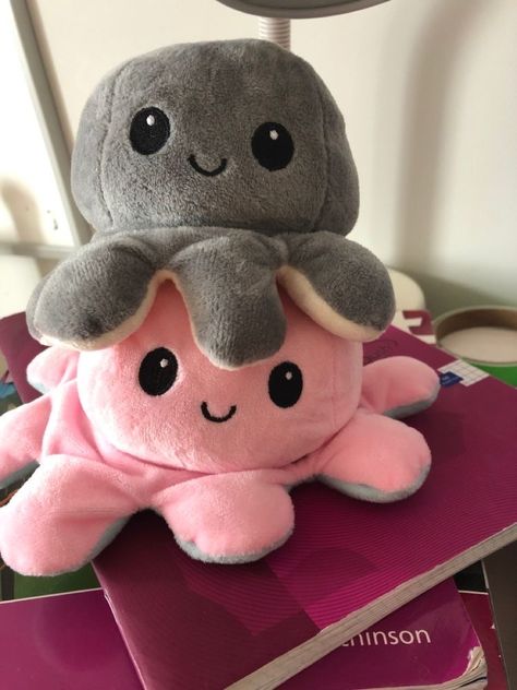 Gift Shop Interiors, Pink Octopus, Beautiful Summer Wallpaper, Octopus Plush, Doremon Cartoon, Kawaii Plushies, The Visit, Cat Icon