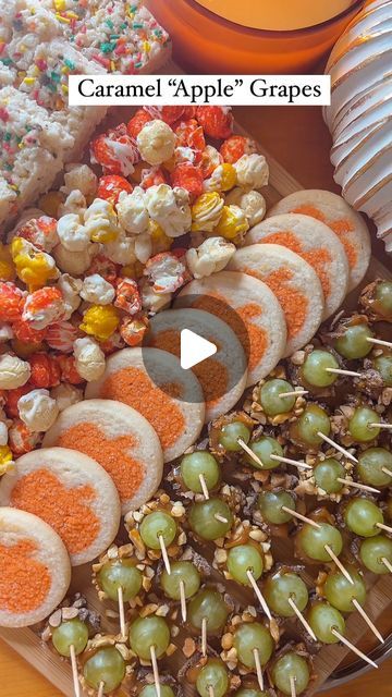 Caramel Apple Grapes, Facebook Recipes, Caramel Dip, Green Grapes, Caramel Apple, Graham Cracker, Mini Chocolate Chips, Fall Desserts, Sweet Treat