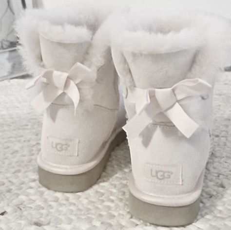 Cutecore Fashion, Boots With Bows, Ugg Boots With Bows, Cute Uggs, Y2k Coquette, Uggs With Bows, Fluffy Shoes, Pink Uggs, Boots Slippers