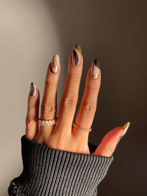 Fall Swirls with brown and gold Maroon Nails, Nails Gold, Gold Nails, Glitter Nails, Swirl, Nails, Gold