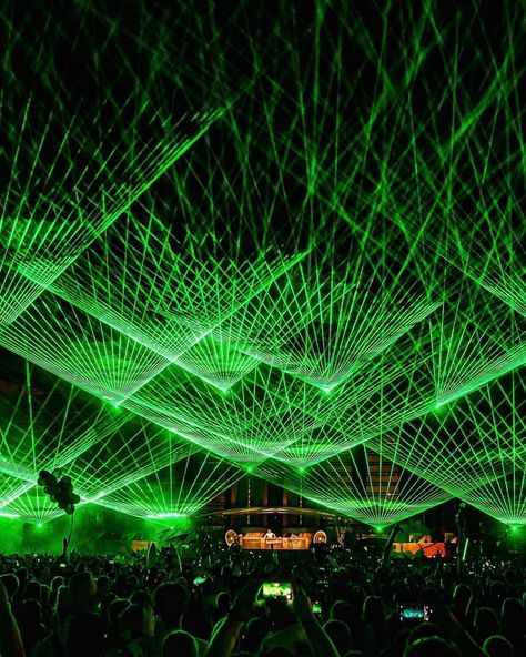 Raver Aesthetic, Rave Party Aesthetic, Burning Man Images, Stage Effects, Rave Art, Night Club Dance, Crazy Mind, Rave Dance, Techno Party