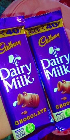 Dairy Milk Chocolate Snap, Chocolate Snap, Chocolate Calories, Dairy Milk Silk, Chocolate Photos, Snapchat Ideas, Best Friends Forever Images, Dairy Milk Chocolate, Cadbury Chocolate